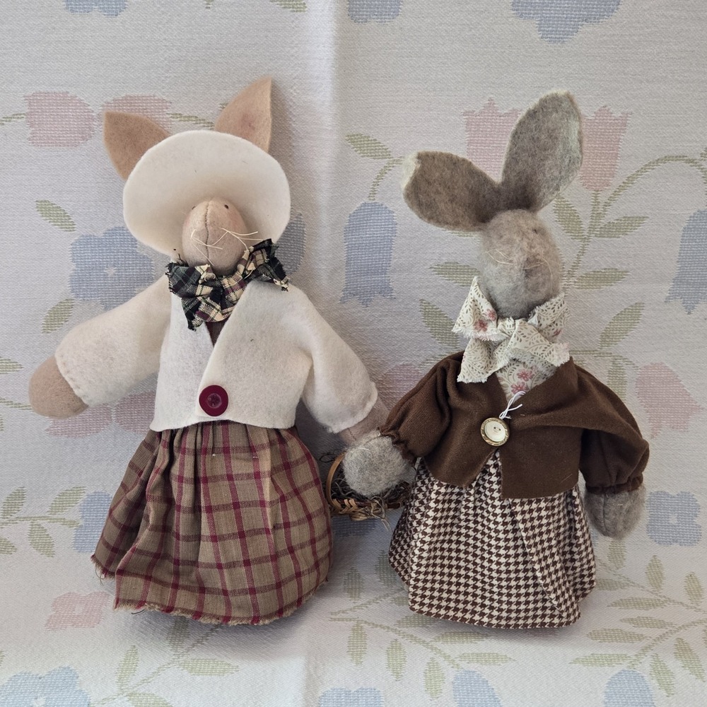 Folk Art Bunny Dolls Handmade Felt Easter Basket Primitive 13"